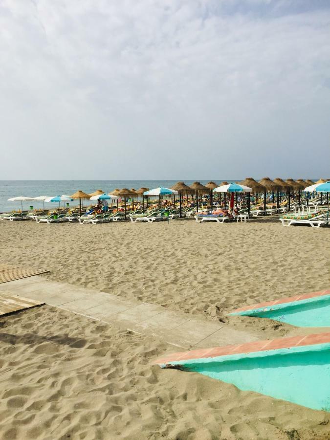 Carihuela Palace Beach Lägenhet Torremolinos Exteriör bild
