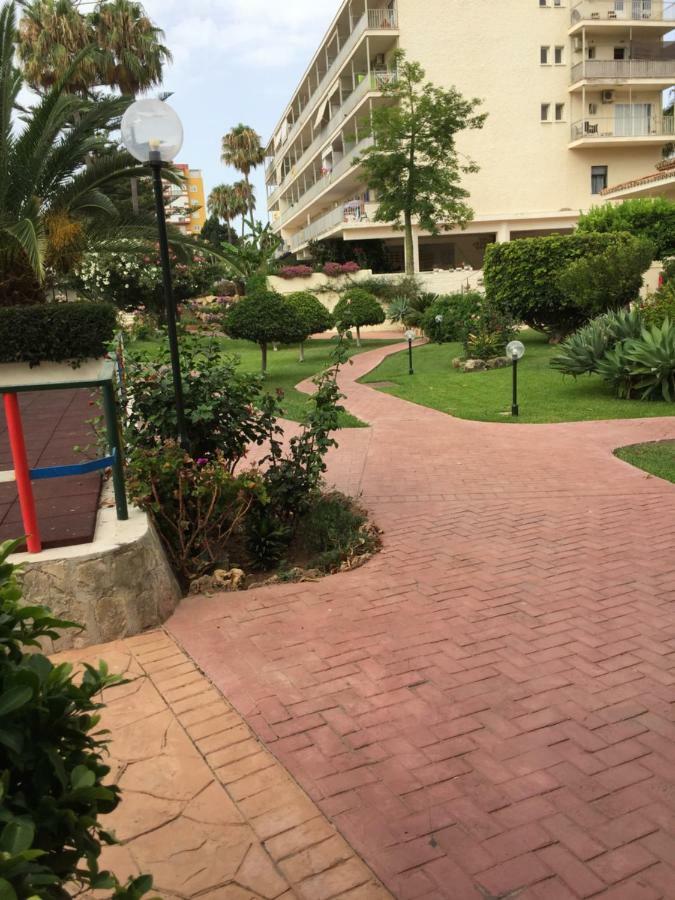 Carihuela Palace Beach Lägenhet Torremolinos Exteriör bild