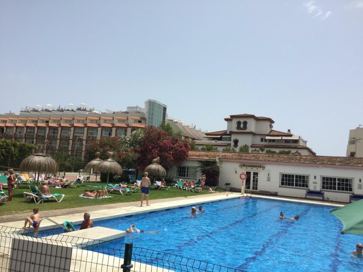 Carihuela Palace Beach Lägenhet Torremolinos Exteriör bild